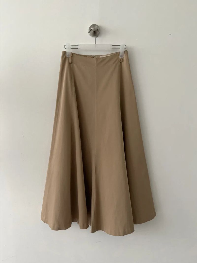 Close A-line Flare Long Skirt
