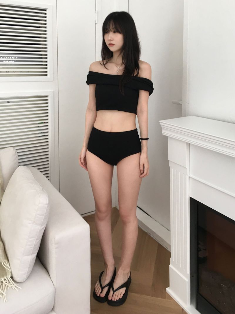 Cuff off-shoulder bikini (one color)
