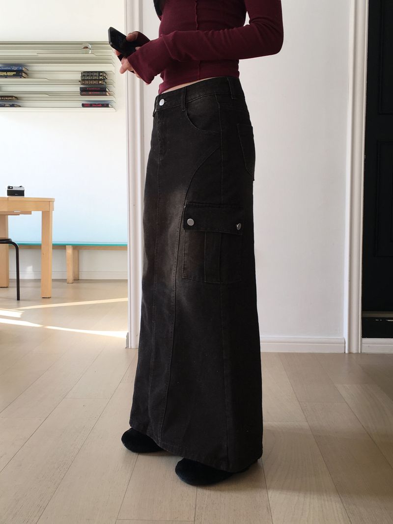 Leaner pocket cargo cut denim long skirt
