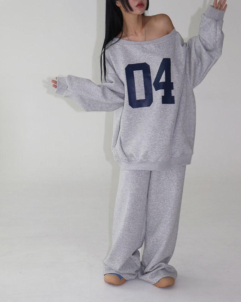 Number off-shoulder oversized fit sweat suit set