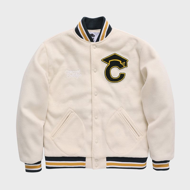 CONCEPT COLLEGE（コンセプトカレッジ）の「オールアイボリーグラジュレーションキャップパッチユニセックスバーシティージャケット（ジャケット/アウター）」