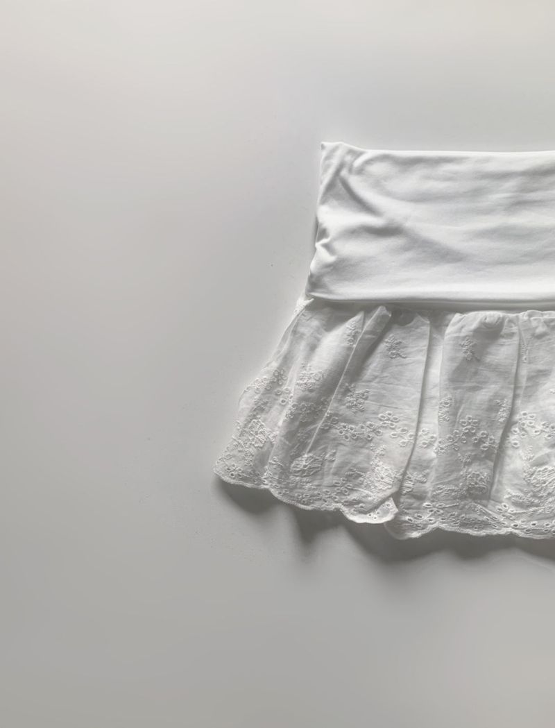 Hansel lace punching skirt
