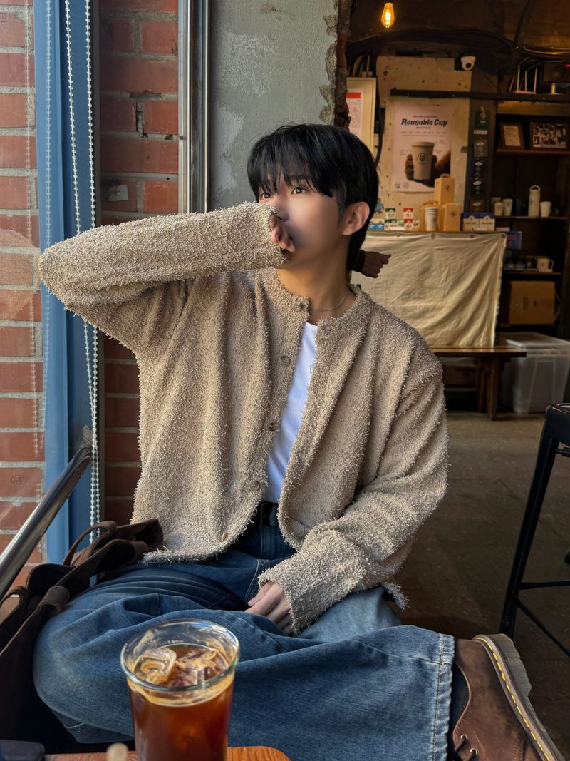AVAND(アバンド)の「Sig bookle round cardigan(Tops)」