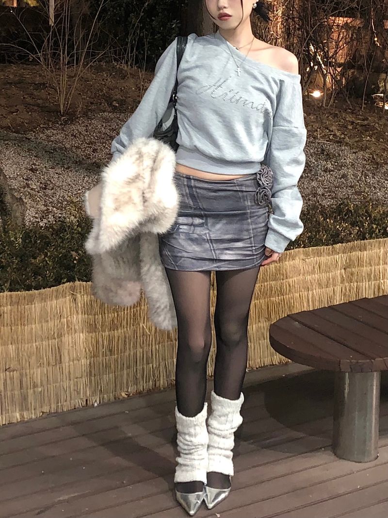 Gray Cubic Crop Sweatshirt