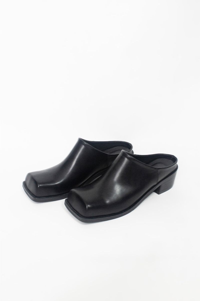 Square Plat Mule (2 color)