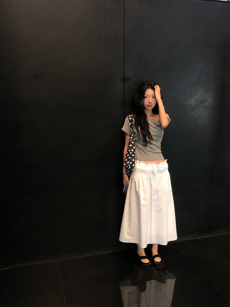 Noir One-Shoulder T
