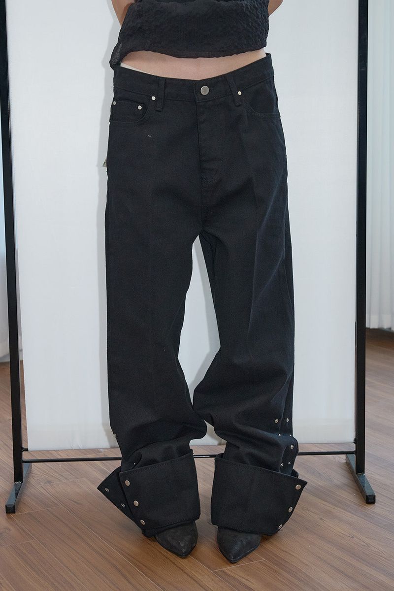 PICKY SOCIETY（ピッキー ソサイアティー）の「スナップボタン ディテール スリットパンツ (Black/2size)（パンツ）」