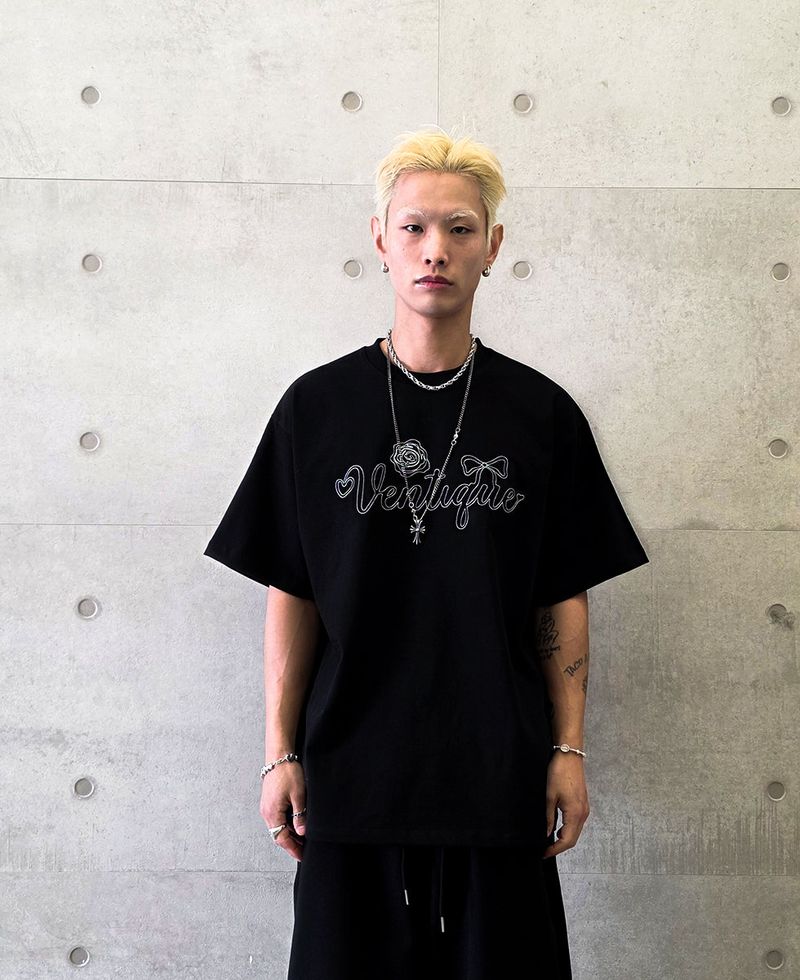 VENTIQUE(ベンティーク)の「VENTIQUE Ribbon Embroidered T-shirt 3color(Tops)」