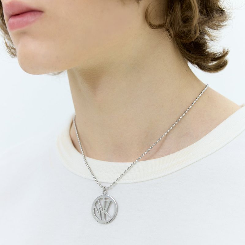 WaiKei(ワイケイ)の「Logo pendant necklace(Accessories)」
