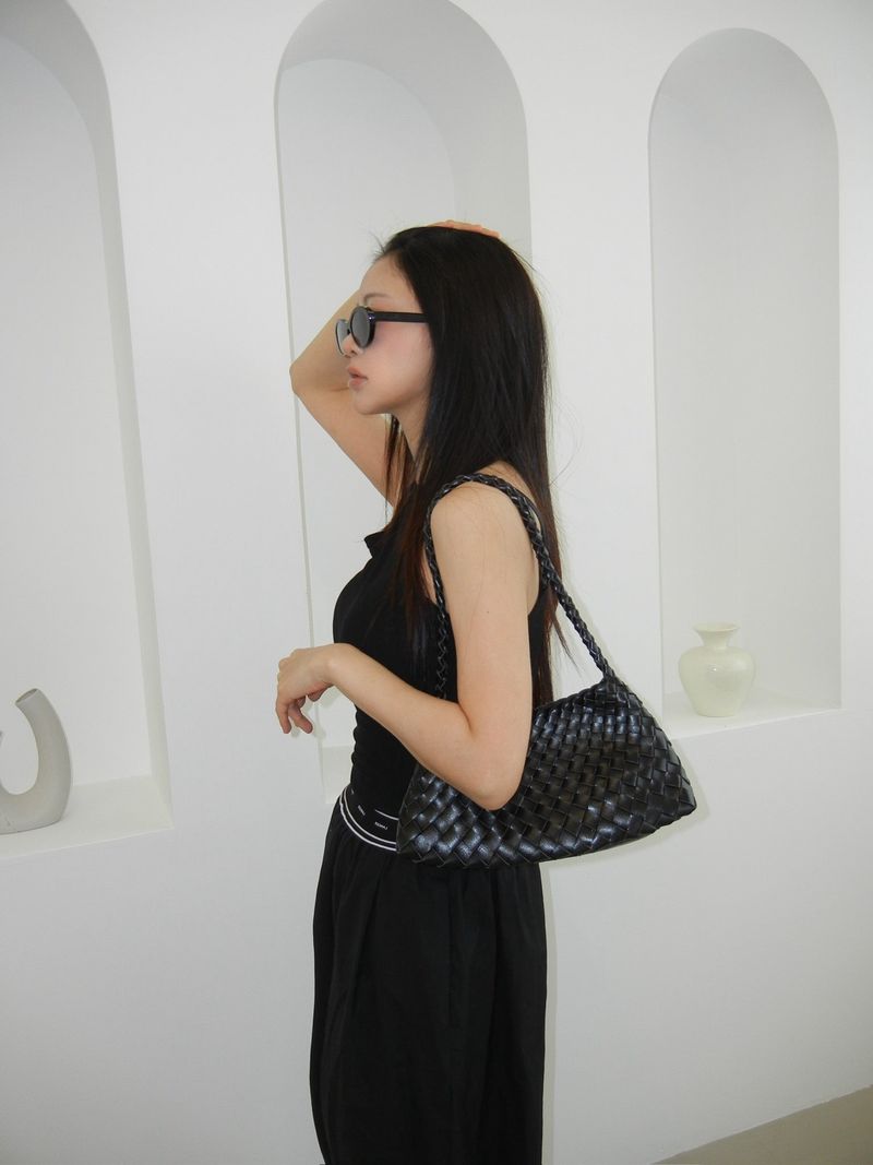 Woven Leather Pouch Rattan Shoulder Bag
