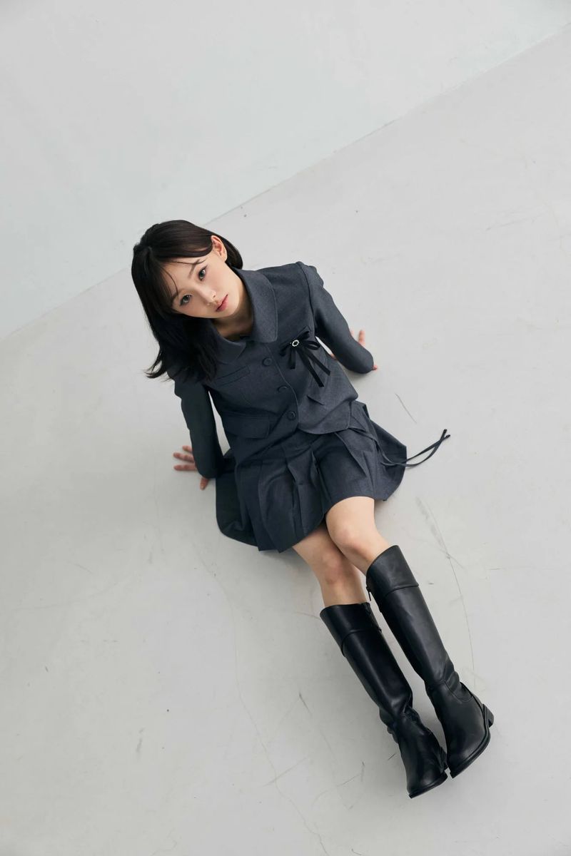 SWAN CROP JACKET / CHARCOAL