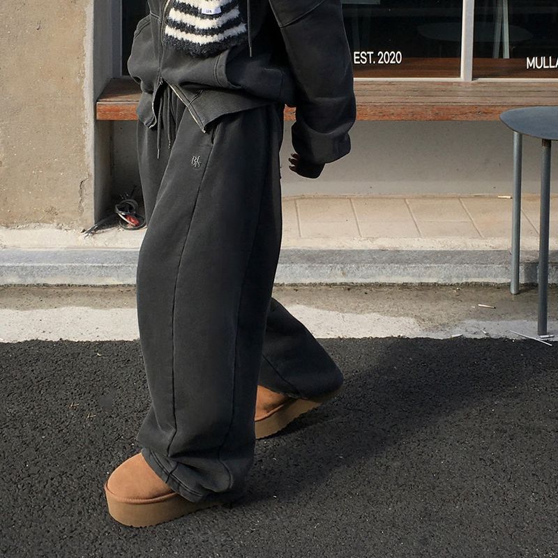 BEIDELLI（ベイデリー）の「[BELLIDE MADE] Ritz, BACK RAISED PIGMENT WIDE TRAINING PANTS（Pants）」