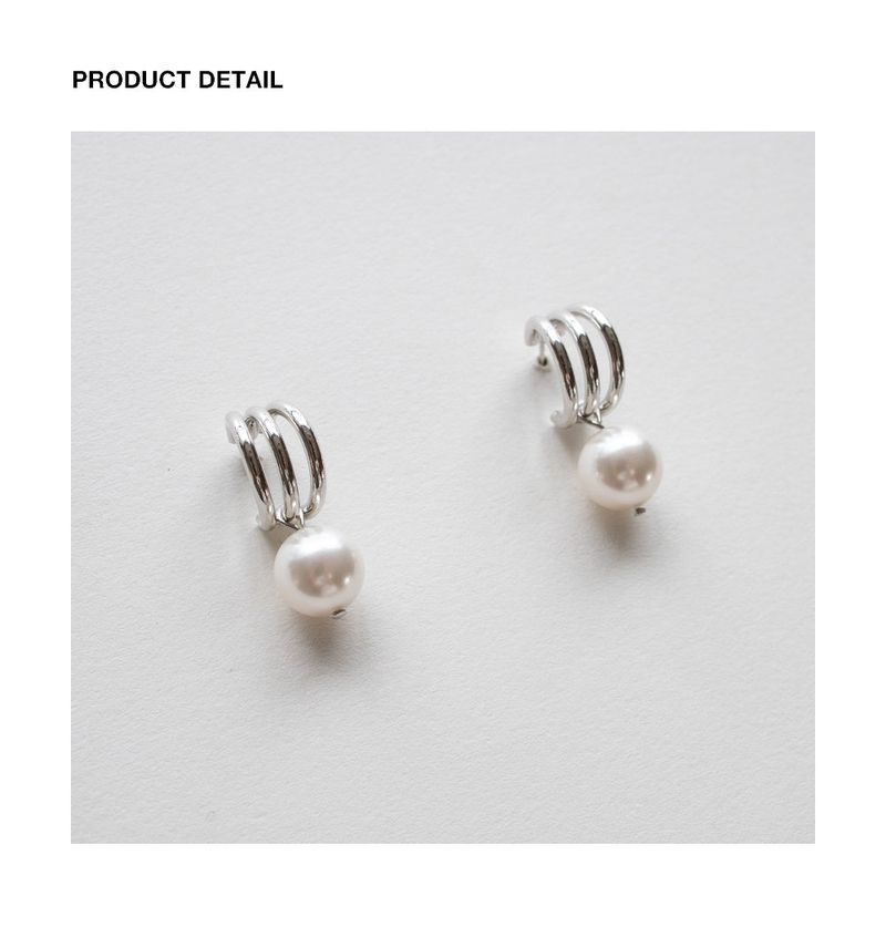 Curved line pearl drop earring