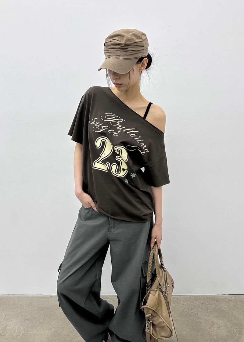 BLACKUP（ブラックアップ）の「[MADE] Vermel Printed Asymmetric Shoulder Short Sleeve Top（Tops）」