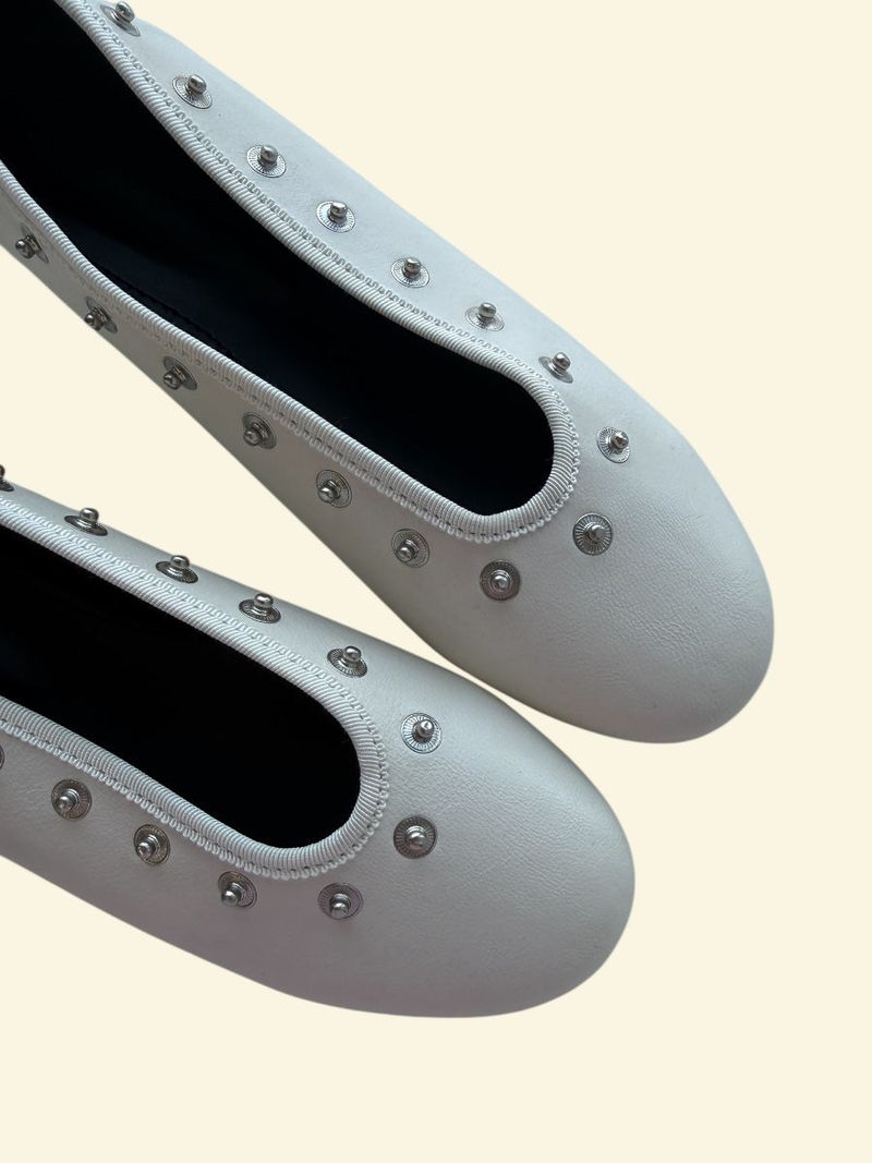 stud soft flat shoes