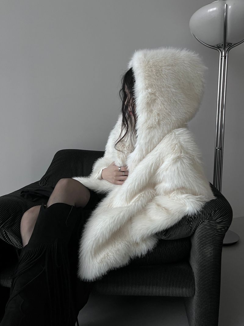 URBAN UNIQUE（アーバンユニーク）の「lisa faux fur hooded jacket (2color)（Jackets/Outerwear）」