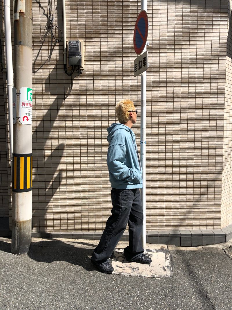 DAMAGE HOOD ZIP-UP