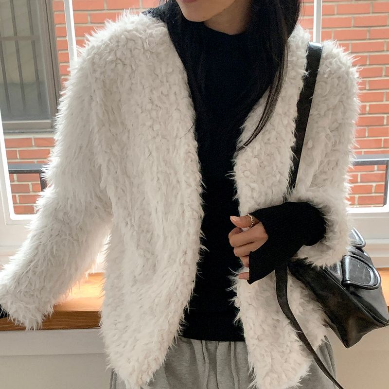 Aroki bubble pearl button fur jacket