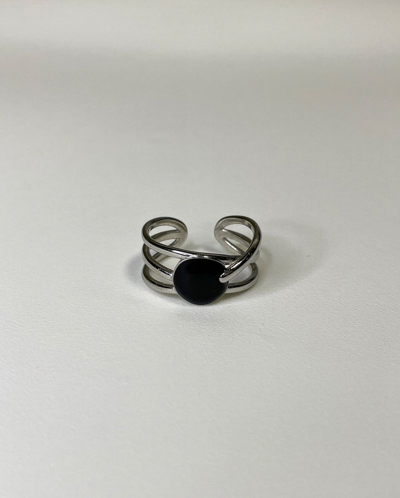 refrainfromspace(リフレインフロームスペース)の「twist onyx ring (925silver)(Accessories)」