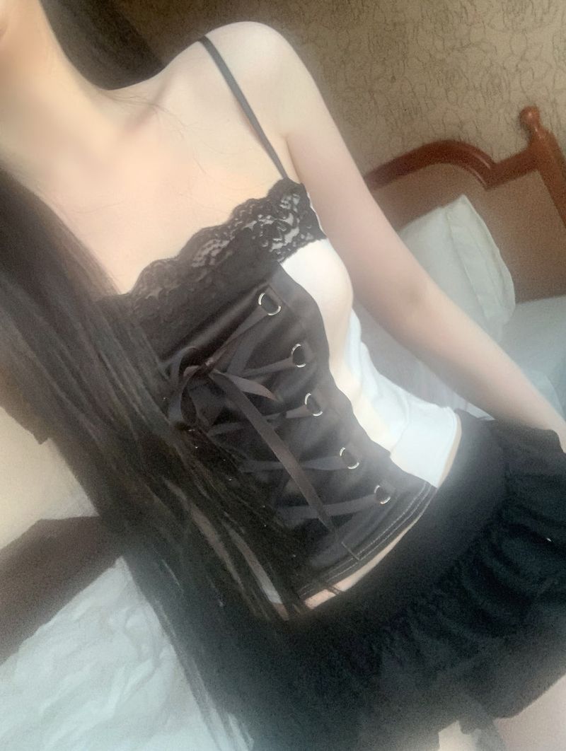 suzen（スゼン）の「シャドーコルセットレーストップ (ホワイト)（トップス）」