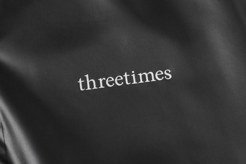 Athletic windbreaker - black