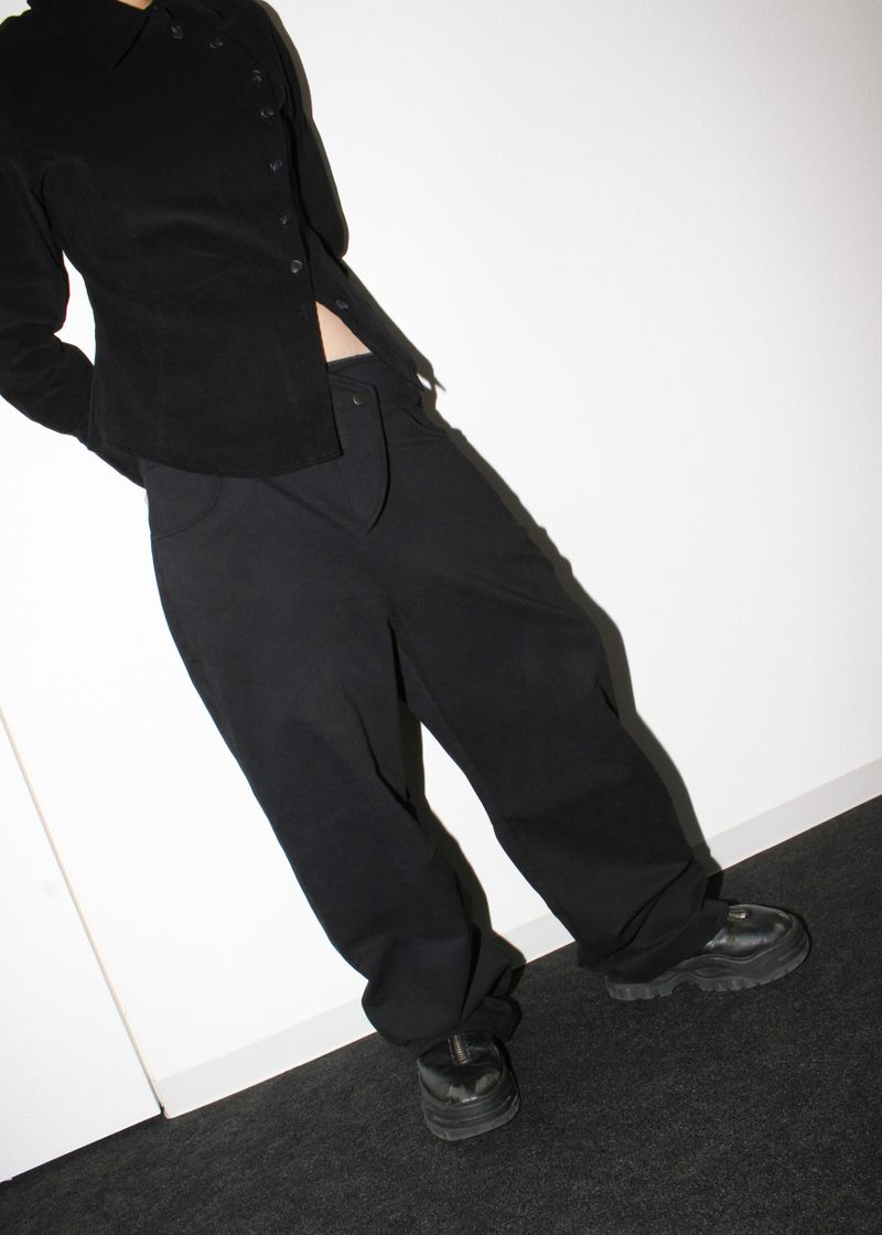Slant pants [Black]