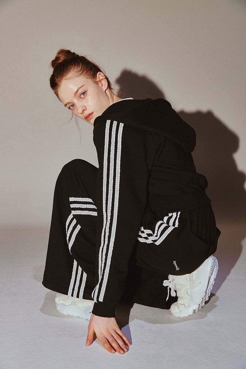 Lace Tape Hood Zip-Up Black