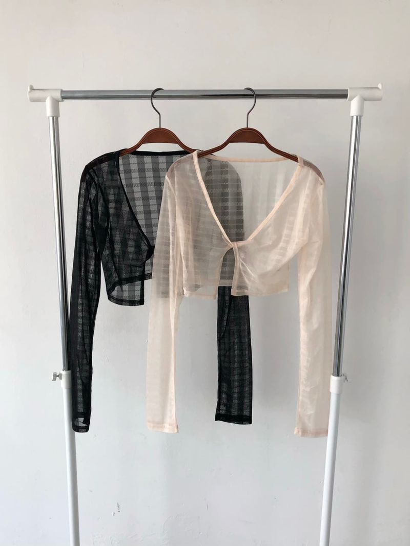 checkered twist top