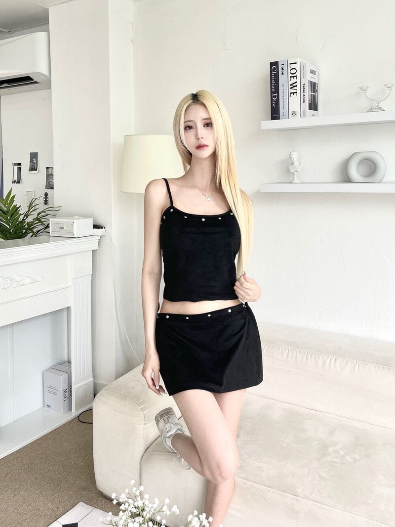 1360. Stud suede sleeveless (2color)
