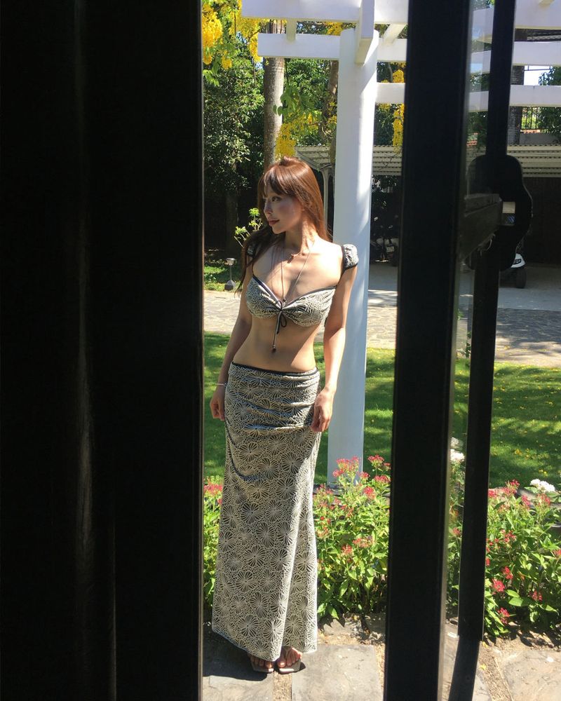 [ 3-piece / luxury staycation look ] ビリオンブラックフローラルビキニ
