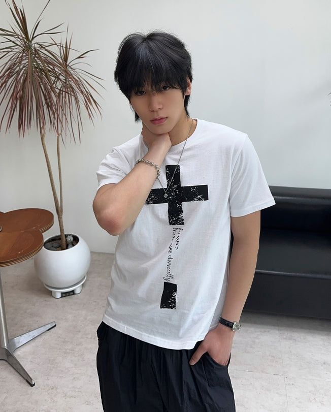 SATIIIZ（サティーズ）の「Rohef Cross short-sleeve tee（Tops）」