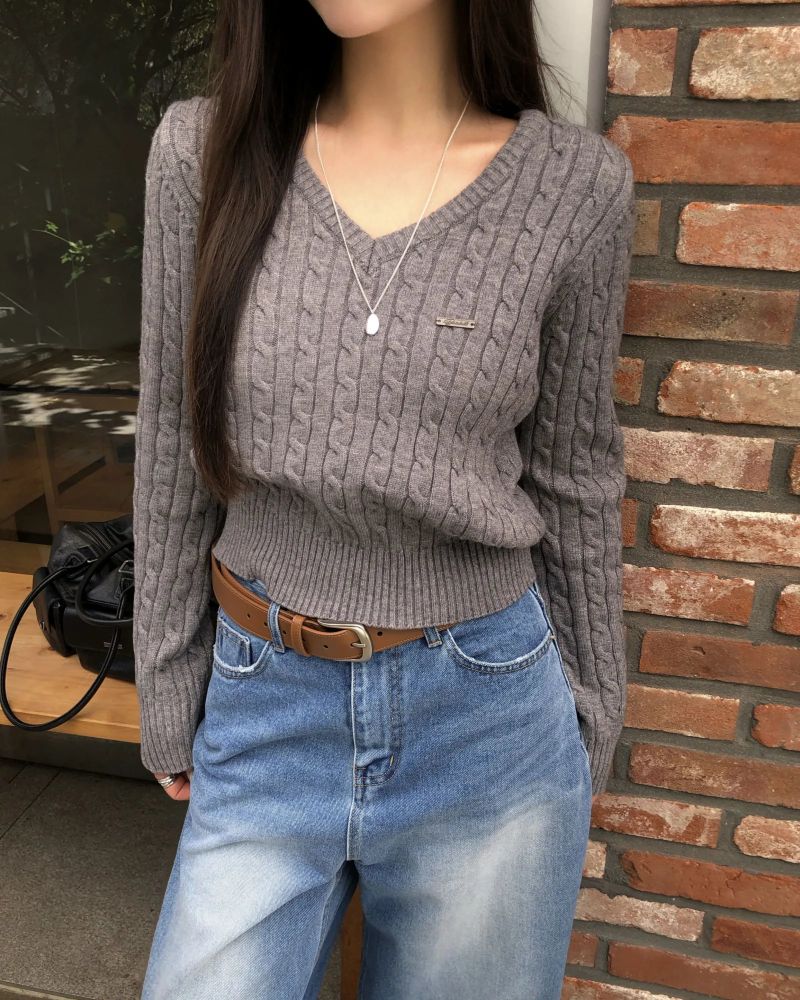 [ORIGINAL] Hayden Cable-Knit V-Neck Knit
