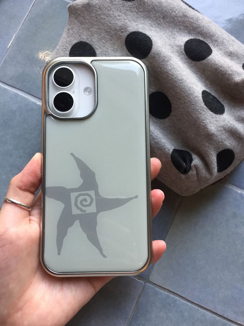 NO TARGET NO PLAN（ノーターゲットノープラン）の「[ORDER MADE] ディジーケース - グレー（スマホグッズ/小物）」
