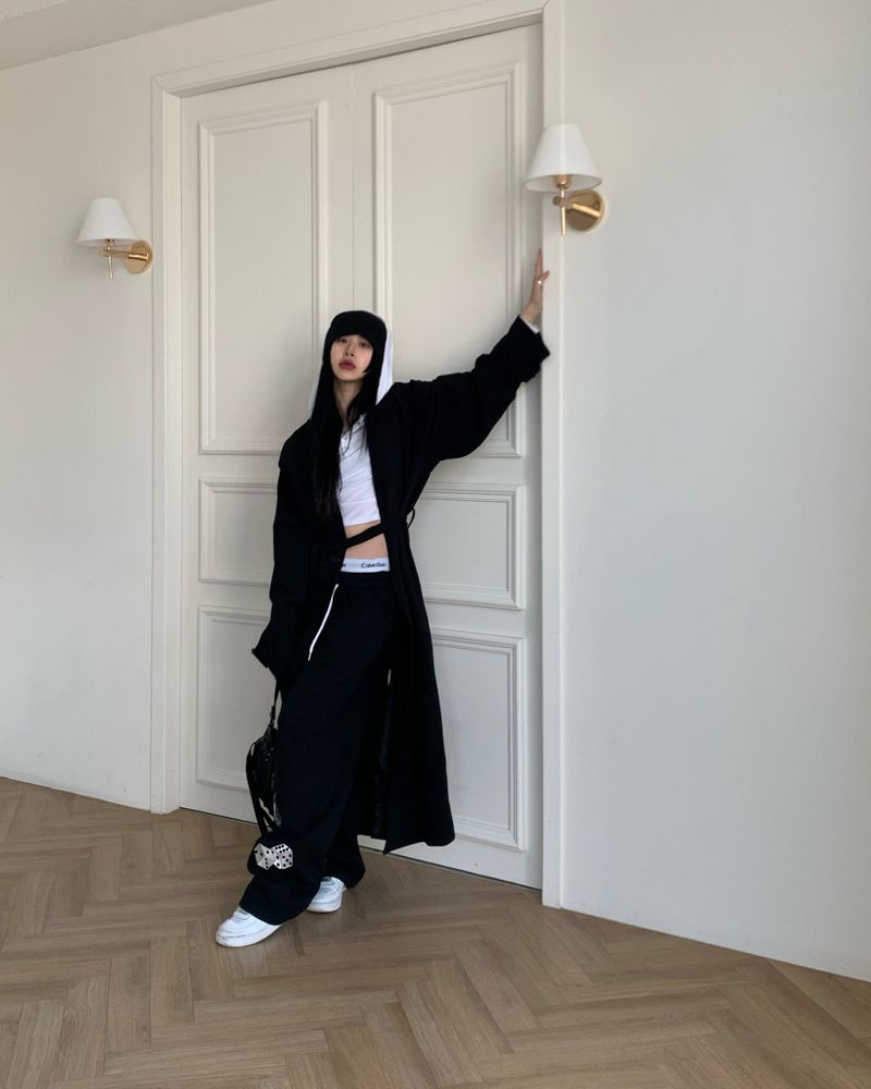 Alice in woderland sweat pants (Unisex)