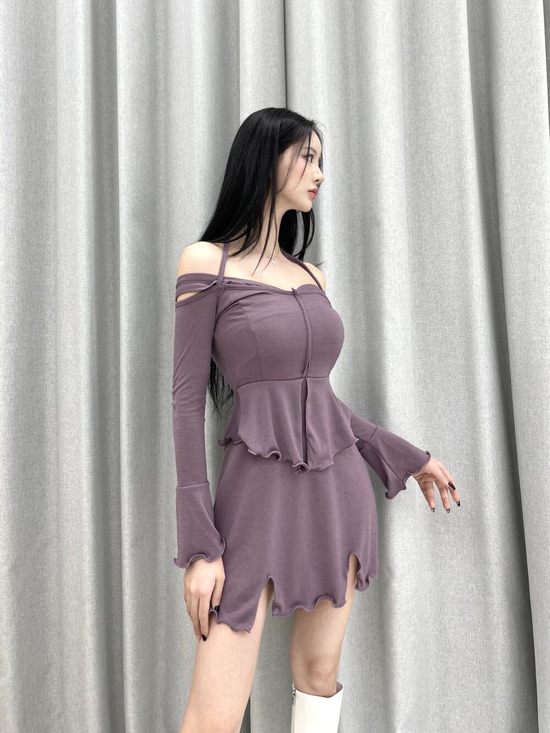 793. Kira halter off slit mini ops (2color)