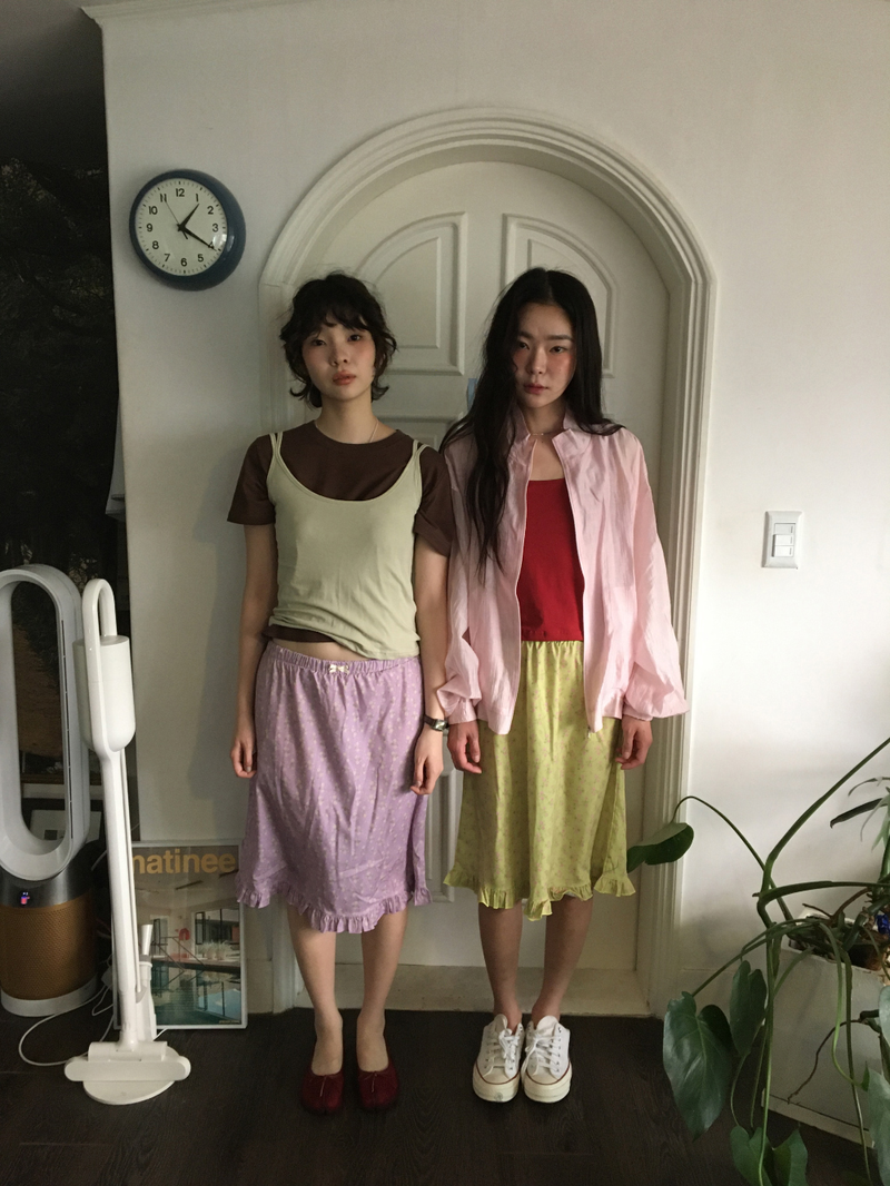 DUGGY（ダギー）の「Merry Flower Frill Skirt (2color)（Skirts）」