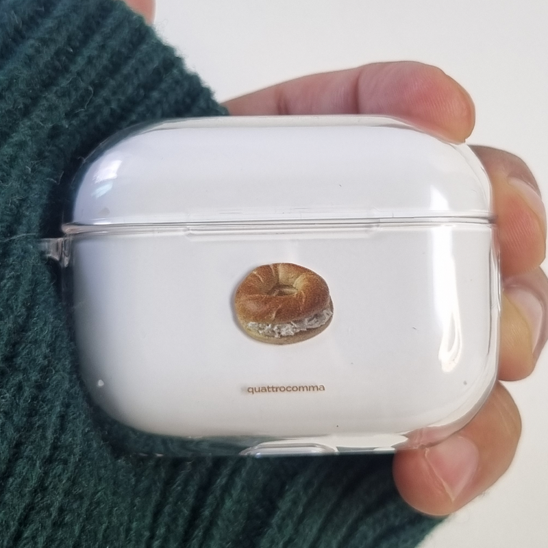 quattrocomma（クアトロコンマ）の「Cream Bagel AirPod Pro Case (all models)（Smartphone Accessories）」