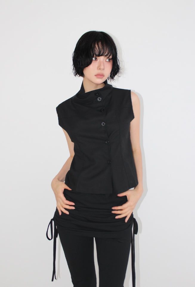 AAKE(アケ)の「HIGH-NECK SLEEVELESS SHIRT(Tops)」