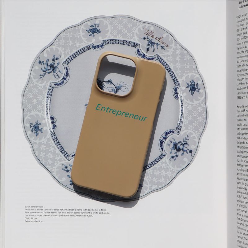 Bon weekend（ボン ウィークエンド）の「[MADE] ENTREPRENEUR スマホケース (マット)（スマホグッズ/小物）」