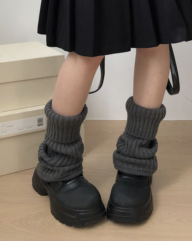 WONDER WONDER（ワンダーワンダー）の「Peuan Folding Wool Leg Warmers（Fashion Accessories）」