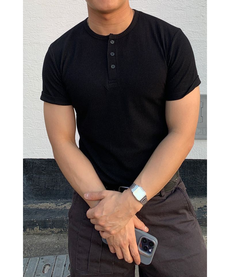 sobaq（ソバック）の「Ribbed Muscle Henley Neck（Tops）」