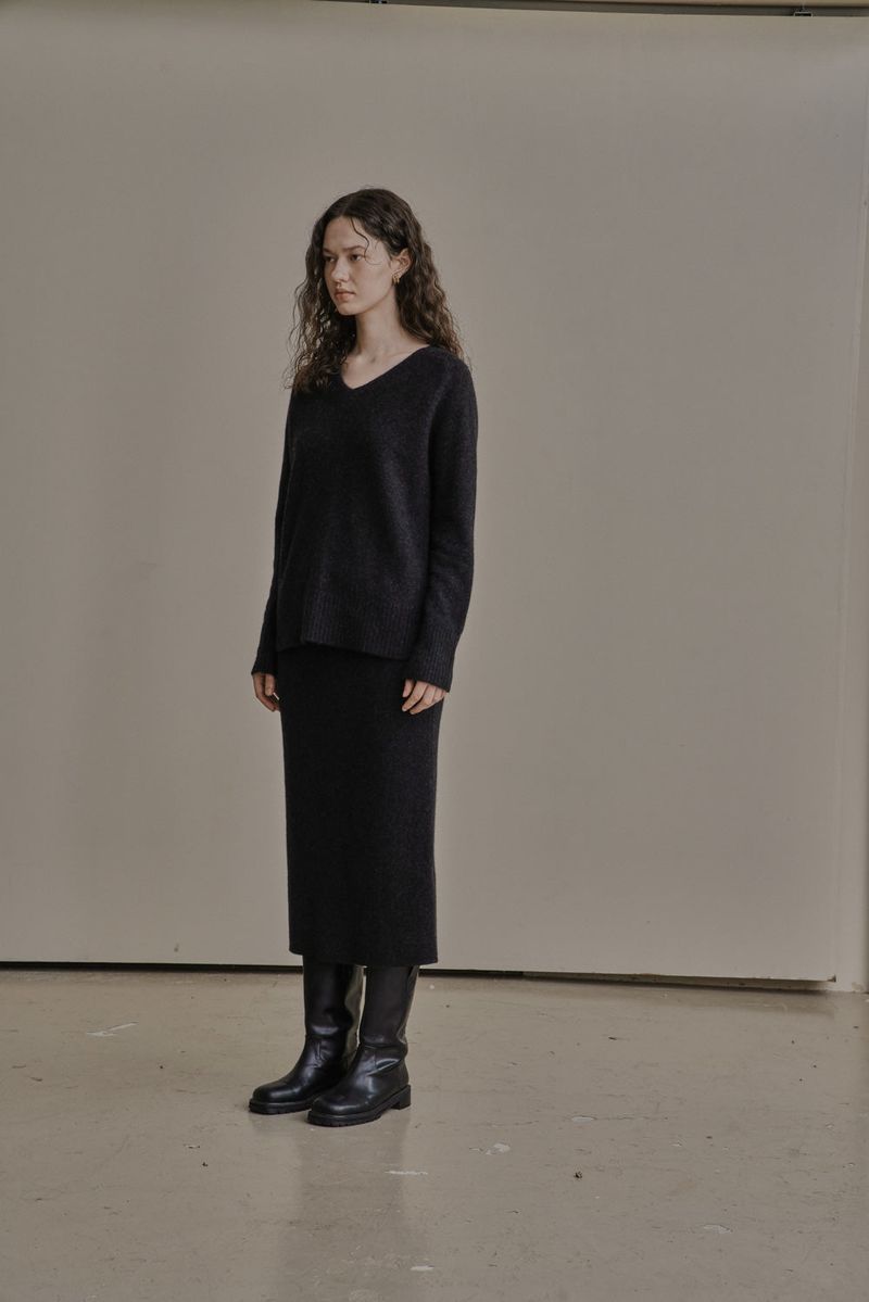 WOOL V-KNIT_CHARCOAL