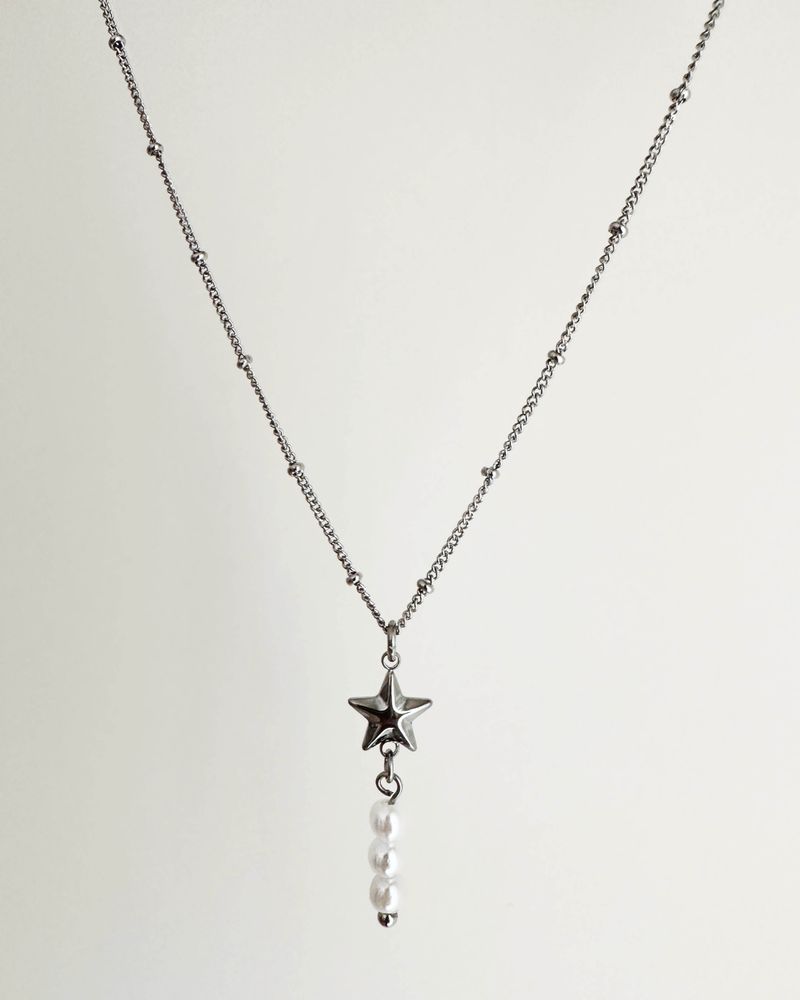 star and pearl necklace