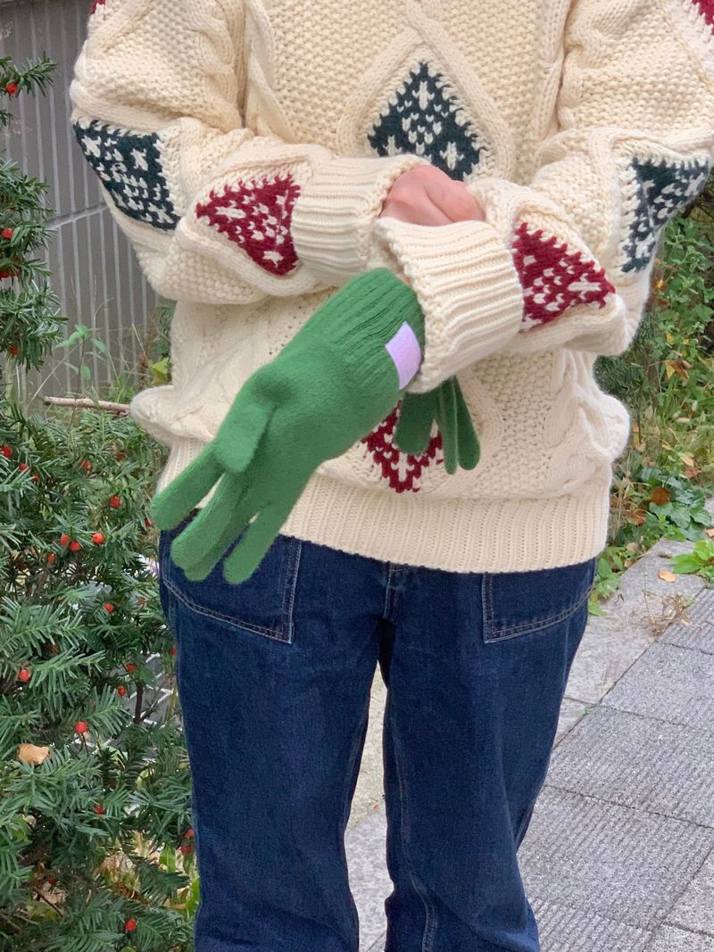 Let It Snow Label Gloves (Green)