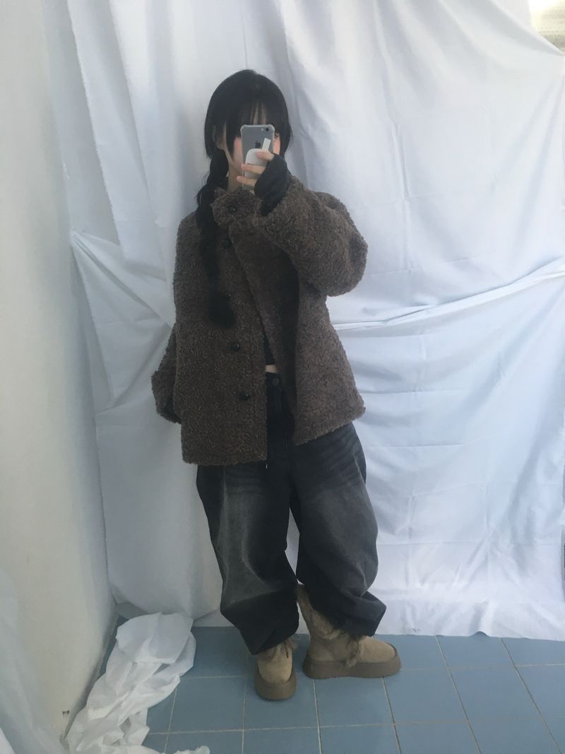 Curved overfit washed denim