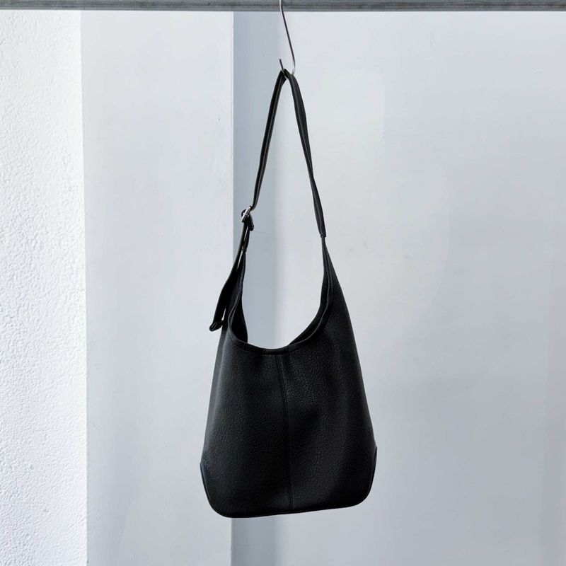 FADE MEET（フェードミート）の「Pebbled Leather Shoulder Bag（Bags）」