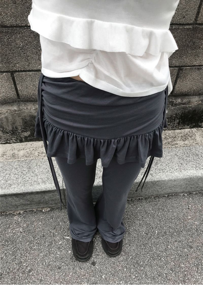 RUFFLE ON PANTS