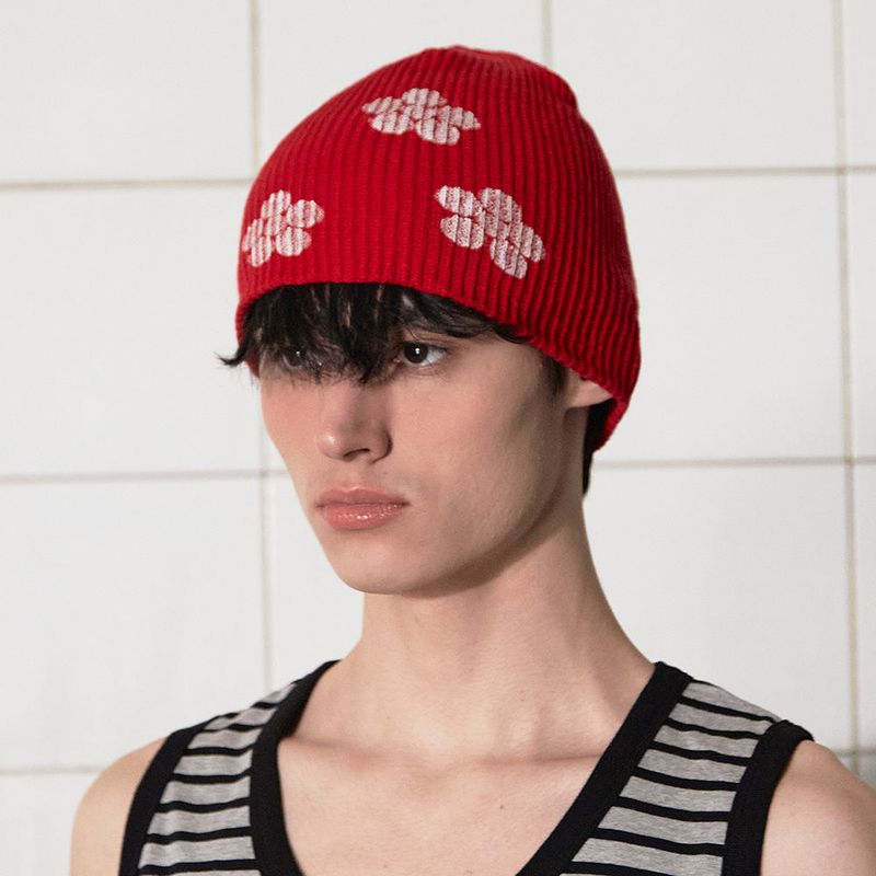 BUTTON FLOWER BEANIE / RED