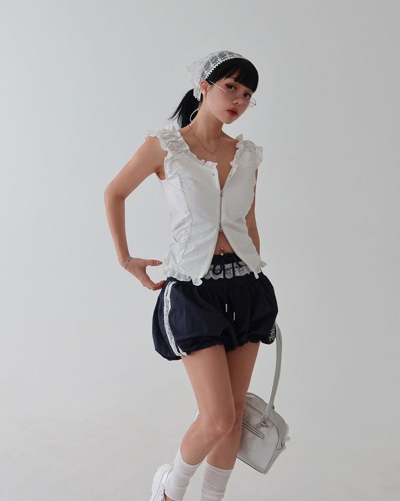 Star Patch Shirring Zip-Up Blouse