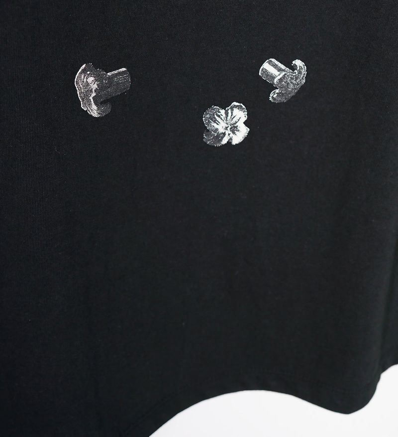 Bulletproof Heart ジャストフィット Tシャツ